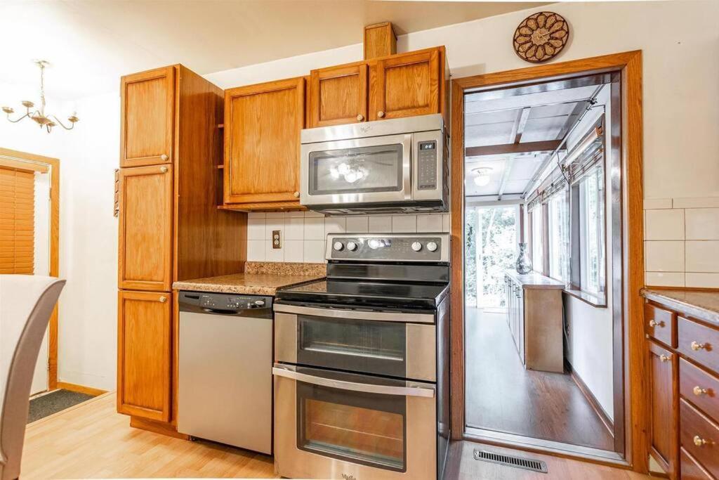 Blissful Retreat In Wisconsin Rapids Villa Bagian luar foto